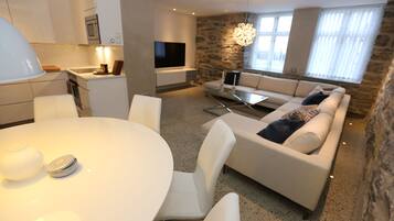 Leilighet (Sokkeletasjen) | Oppholdsområde | Flatskjerm-TV