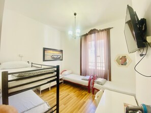 Dortoir Partagé, femmes uniquement