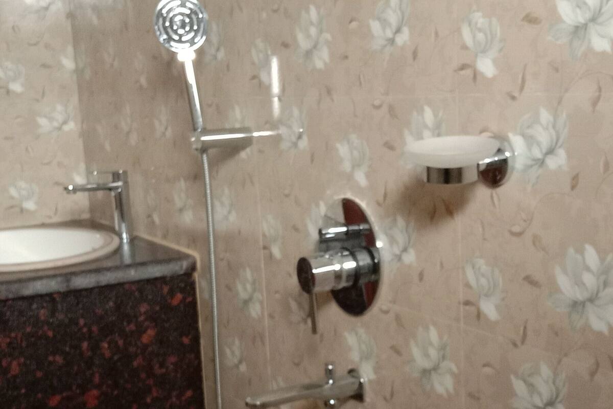 Ducha y cabezal de ducha tipo lluvia
