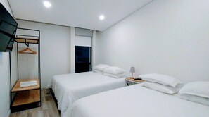 Chambre Familiale | Couette en duvet d'oie, Wi-Fi gratuit, draps fournis