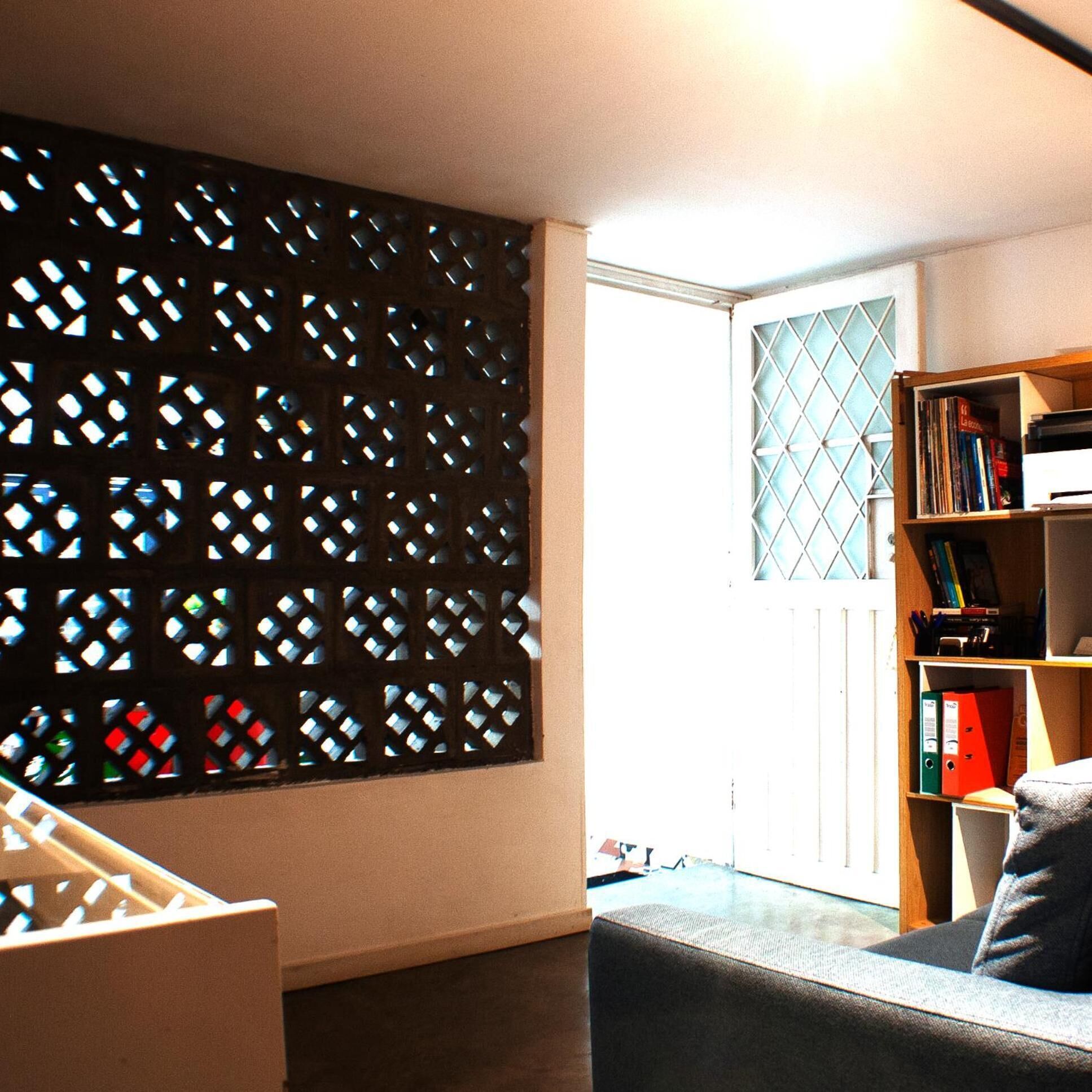 المنشأة من الداخل