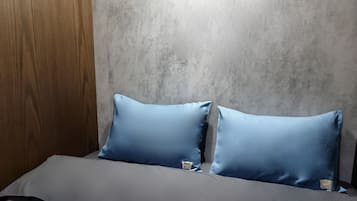Free WiFi, bed sheets