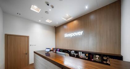Sleepover Terminal 1, Concourse D – formerly sleep ‘n fly
