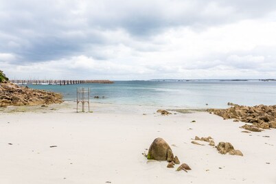 Villa Surcouf 5 stars - sea view - private pool and beach 200m away