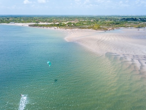 Plage à proximité, planche à voile