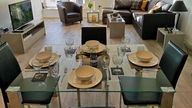 Klassiek appartement | Dineren in de kamer
