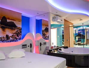 Premium Double Room, Jetted Tub | Minibar, individually decorated, individually furnished, free WiFi - Le Parc Motel (Lages)