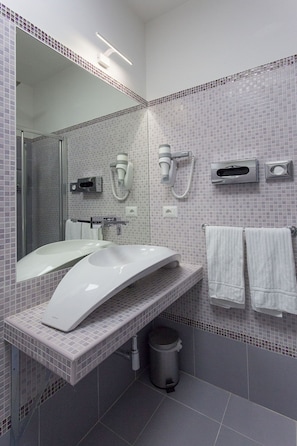 Bathroom sink - Relais Villa Coppedè (Rome)