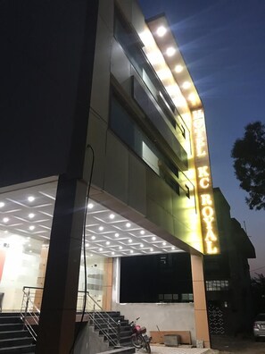 Front of property - evening/night - Hotel KC Royal (Dera Bassi)