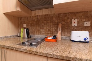 Apartment, 1 Bedroom | Private kitchen