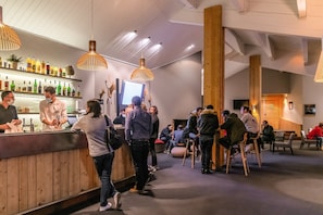 Bar (in der Unterkunft)