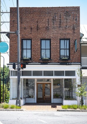 Exterior detail - Downtown Lynchburg Historic Loft on Main Street with Parking Spot (Lynchburg)