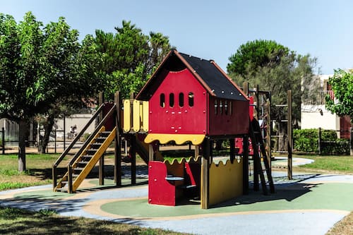 Children’s play area – outdoor