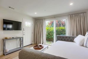 3 slaapkamers, een strijkplank/strijkijzer, gratis wifi, beddengoed