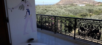 Villa Diktynna, (10 Minuten zu Fuß vom Strand mit wunderschöner 360 ° -Ansicht)