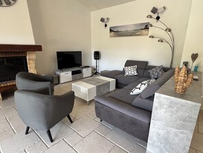 Smart TV, fireplace, DVD player, table football - Large 12-person villa with heated pool near Porto-Vecchio & dream beach (Porto-Vecchio, Corse)