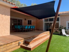 Outdoor dining - Large 12-person villa with heated pool near Porto-Vecchio & dream beach (Porto-Vecchio, Corse)