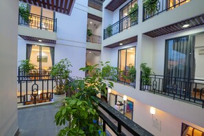 Premium bedding, down comforters, minibar, in-room safe - Hoi An Paradise Villa (Da Nang)