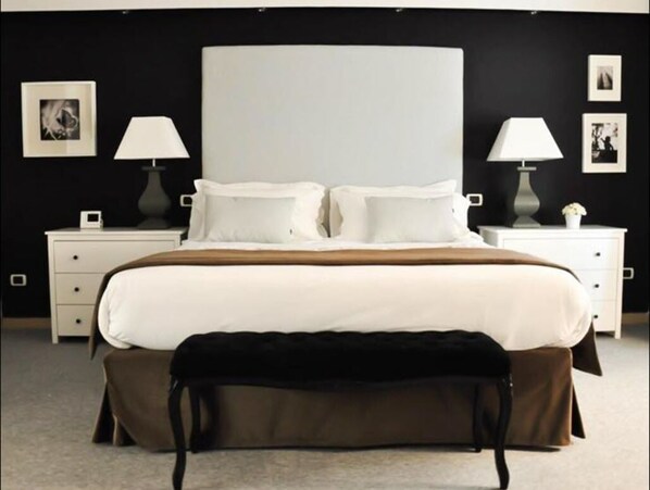 Rom – superior | Italienske Frette-laken, sengetøy av topp kvalitet, dundyner og minibar