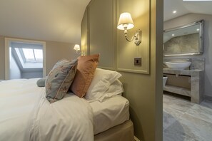 3 slaapkamers, een strijkplank/strijkijzer, gratis wifi, beddengoed
