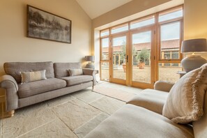 TV - Fallow Folly, Little Massingham, Norfolk (Little Massingham)