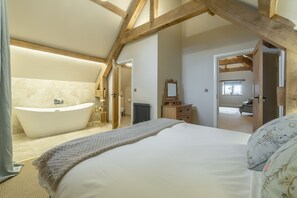 3 bedrooms, iron/ironing board, Internet, bed sheets - Fallow Folly, Little Massingham, Norfolk (Little Massingham)