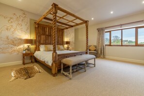 5 bedrooms, iron/ironing board, internet, bed sheets - Red Stag Lodge, Little Massingham, Norfolk (Little Massingham)