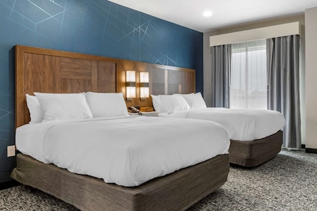 1 bedroom, individually decorated, individually furnished, desk