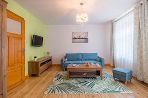 アパートメント 1 ベッドルーム | 1 室のベッドルーム、羽毛の掛け布団、防音設備、アイロン / アイロン台