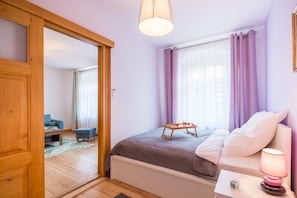 Apartamento, 1 quarto | Edredons de pluma, quartos à prova de som, ferros/tábuas de passar roupa