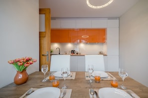 アパートメント 1 ベッドルーム | 客室内のダイニングエリア