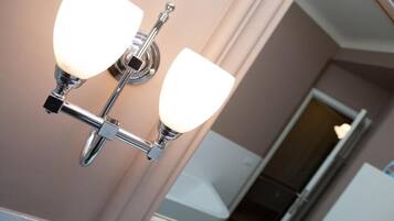 Tweepersoonskamer | Badkamer | Gratis toiletartikelen, een haardroger