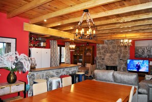 Deluxe Villa, Pool Access (Alejandra) | Living area