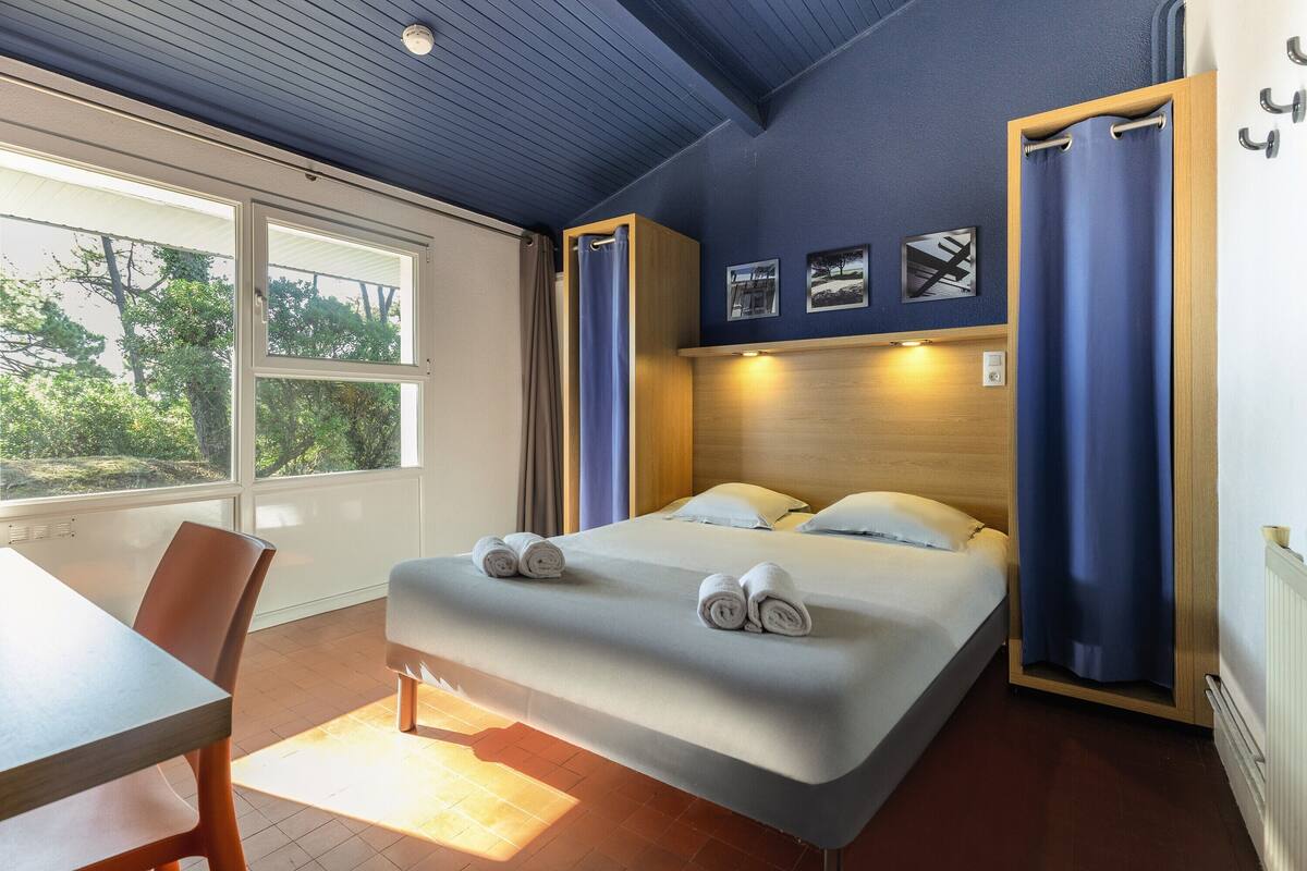 2 bedrooms, individually decorated, individually furnished, WiFi