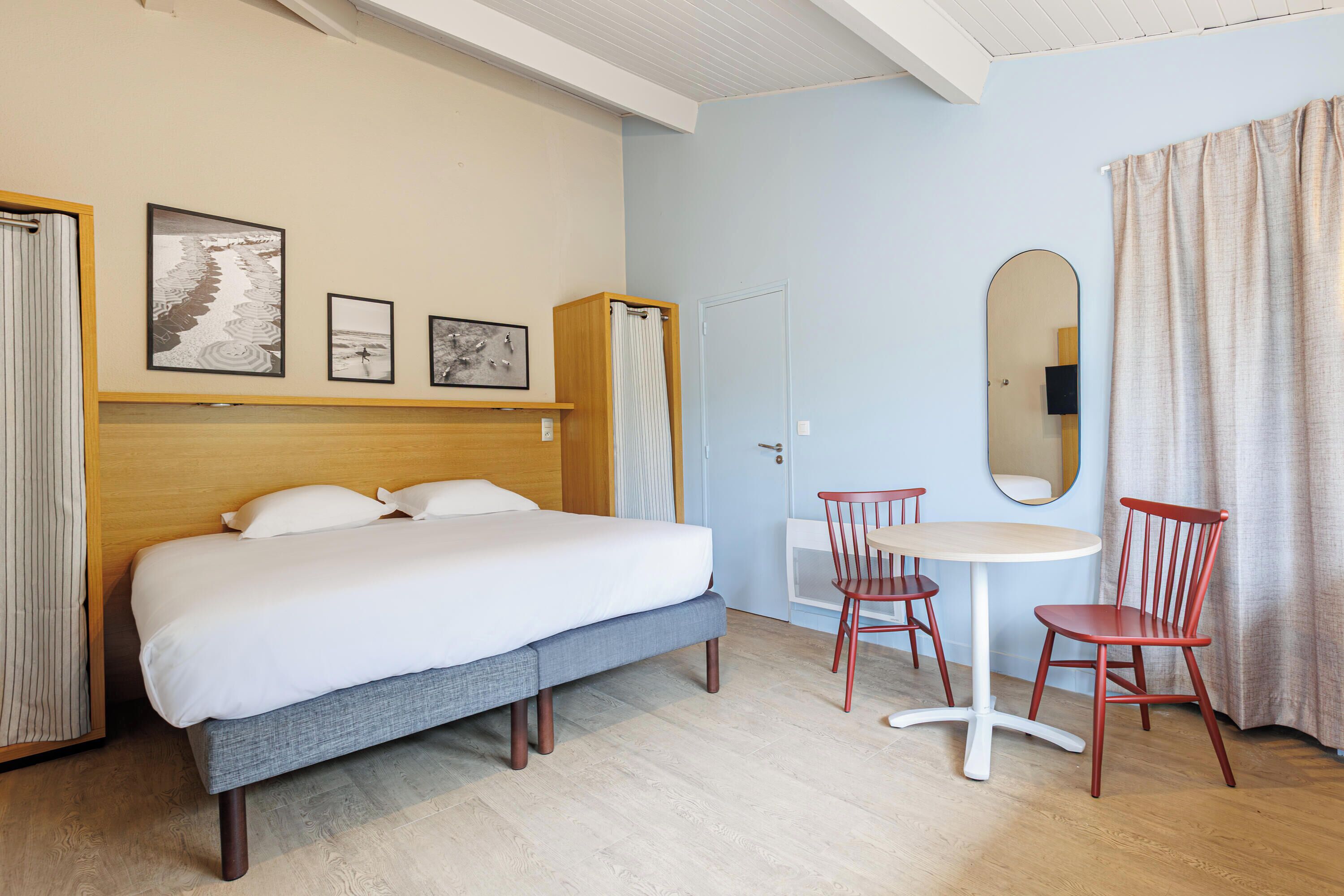 Individually decorated, individually furnished, WiFi, bed sheets