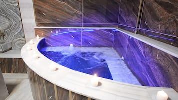 Couples treatment rooms, sauna, hot tub, steam room, Turkish bath
