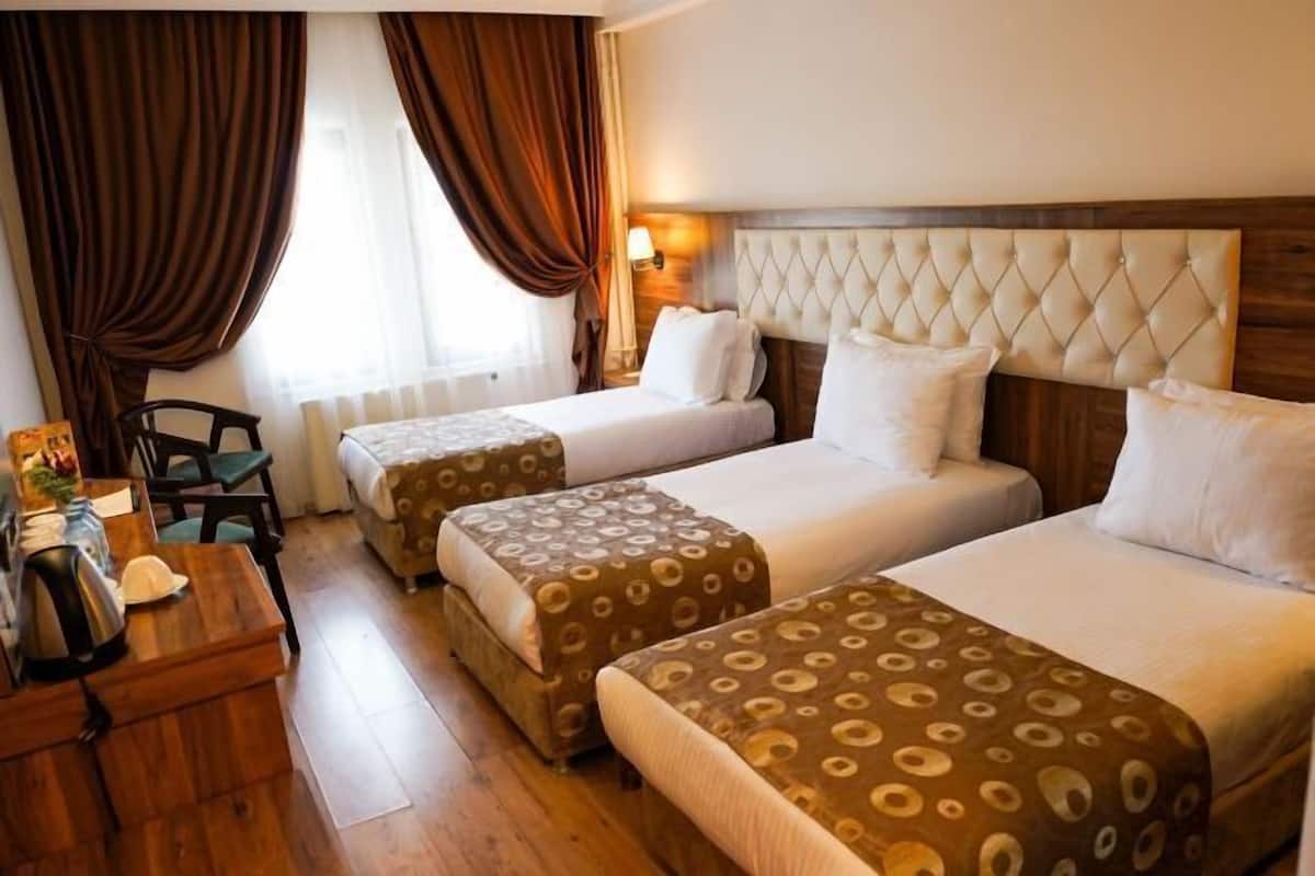 1 bedroom, premium bedding, minibar, in-room safe