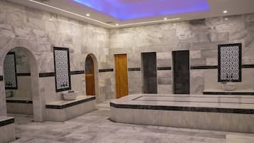 Behandlungsräume für Paare, Sauna, Whirlpool, Dampfbad