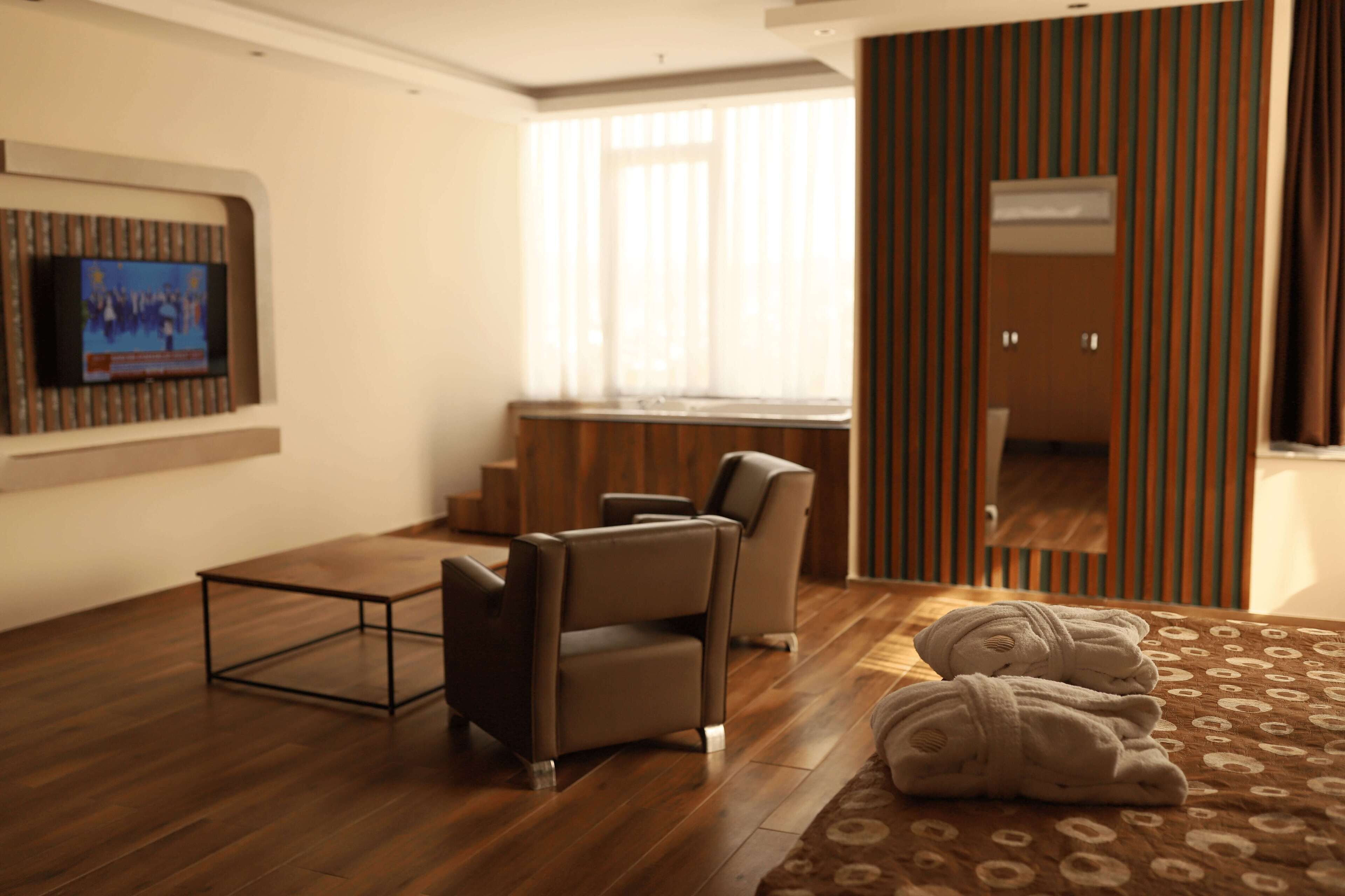 Presidential Room | Premium bedding, minibar, in-room safe, desk