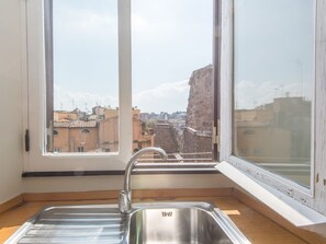 Apartment, 3 Bedrooms, Balcony, City View | Private kitchen | Full-sized fridge, oven, stovetop, coffee/tea maker