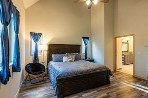 5 bedrooms, iron/ironing board, free WiFi, bed sheets - Secluded, Spacious, Close to Town, Large Lot, Great Family Home, Hot Tub (Pagosa Springs)