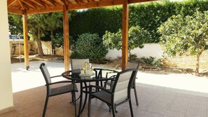 تناول الطعام بالخارج