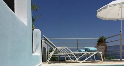 Pepe's Villa in Loustri on NE coast with private pool, WiFi, AirCon. Sleeps 4.