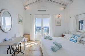 2 bedrooms, in-room safe, iron/ironing board, free WiFi