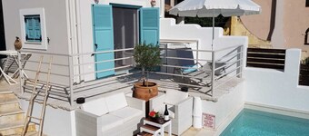 Villa de Pepe à Loustri sur la côte NE avec piscine privée, WiFi, AirCon. 4 couchages.