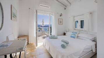 2 bedrooms, in-room safe, iron/ironing board, free WiFi