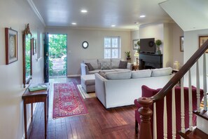 Smart TV, DVD player, books