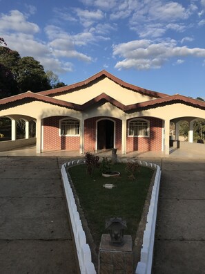 Exterior - Sítio dos Rodrigues (Lindoia)