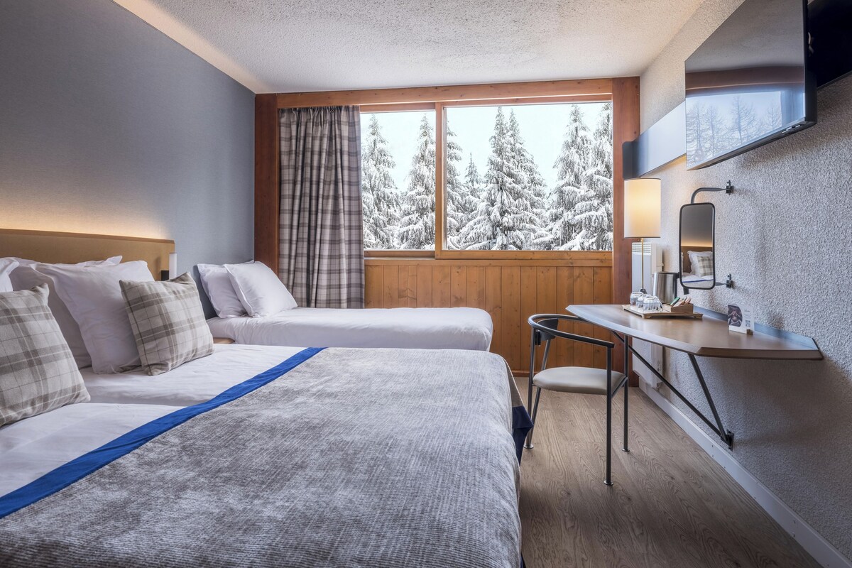 Free WiFi, individually decorated, individually furnished, bed sheets