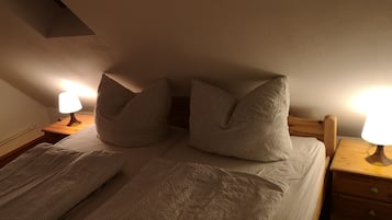 1 habitación, tabla de planchar con plancha, wifi y ropa de cama